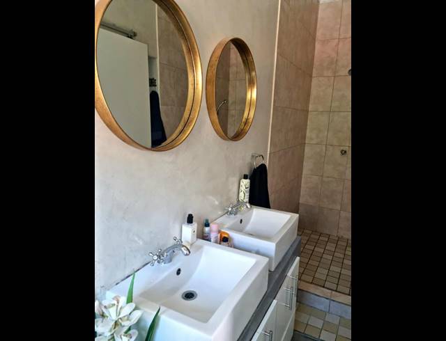 4 BEDROOM HOUSE FOR SALE IN GREEN POINT